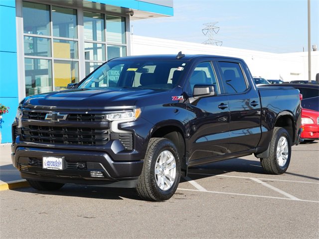 2022 Chevrolet Silverado 1500 RST photo 2