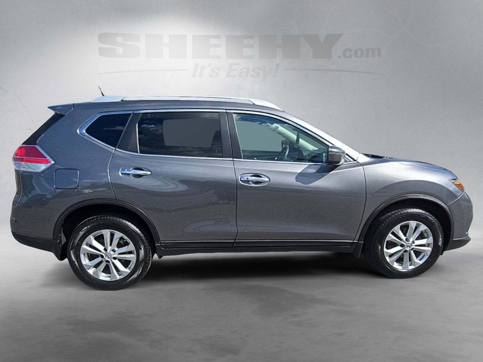 2016 Nissan Rogue SV photo 9