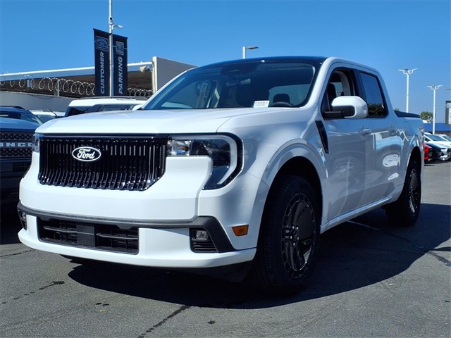 2025 Ford Maverick Lobo's photo