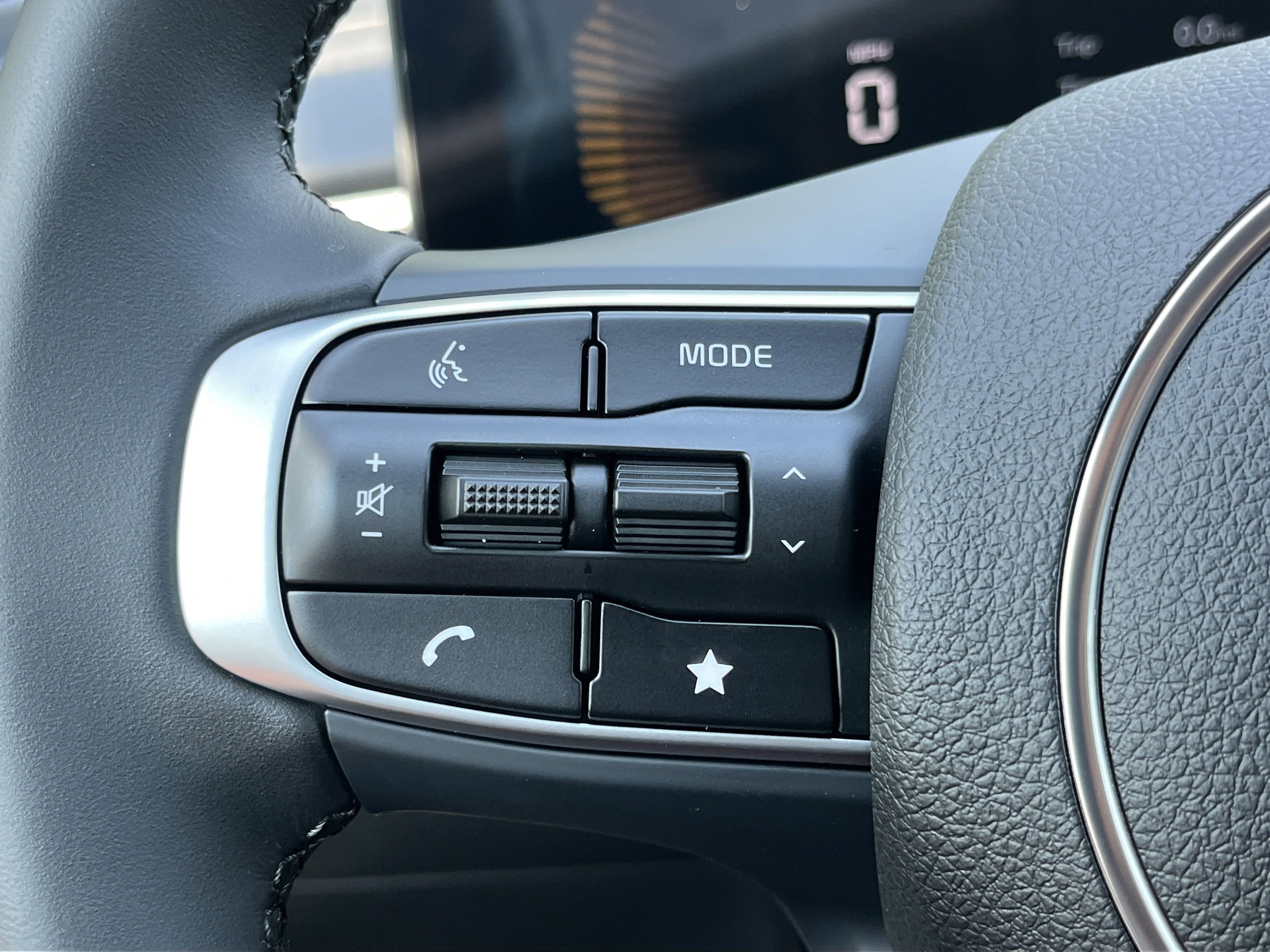 2025 Kia K5 GT-Line photo 2