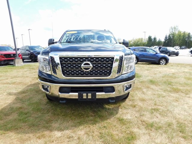 2017 Nissan Titan SV photo 10
