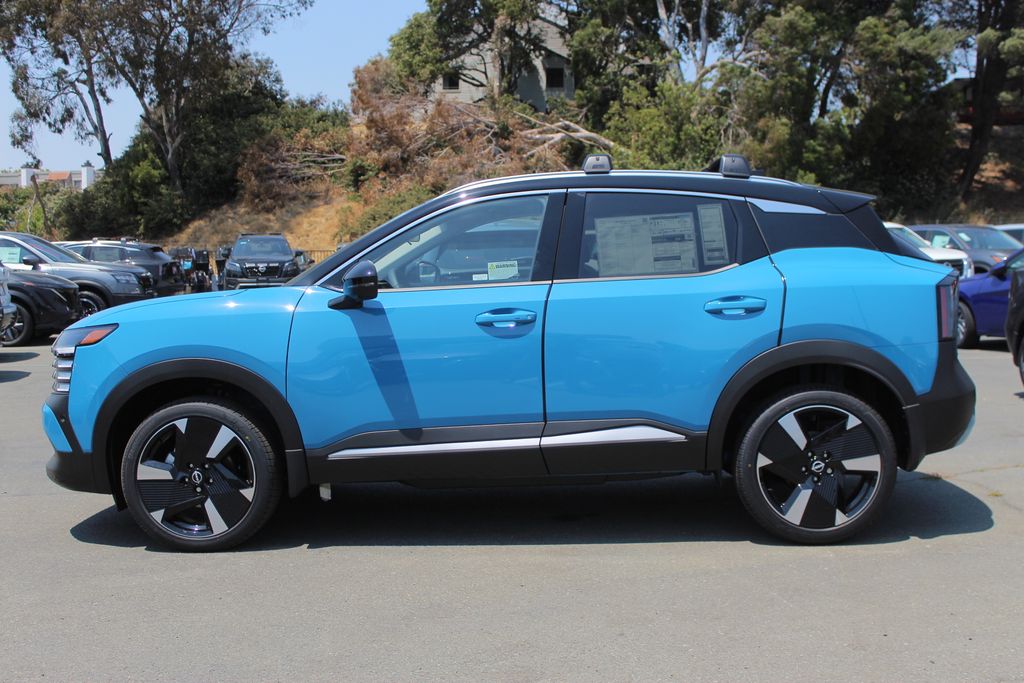 2025 Nissan Kicks SR photo 9