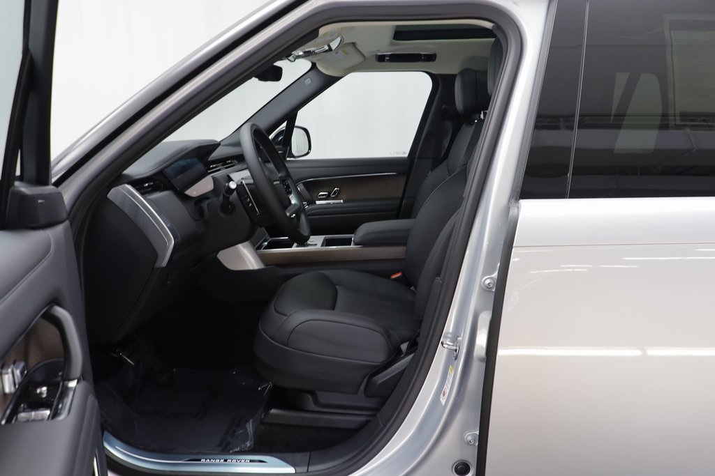 2025 Land Rover Range Rover SE photo 7