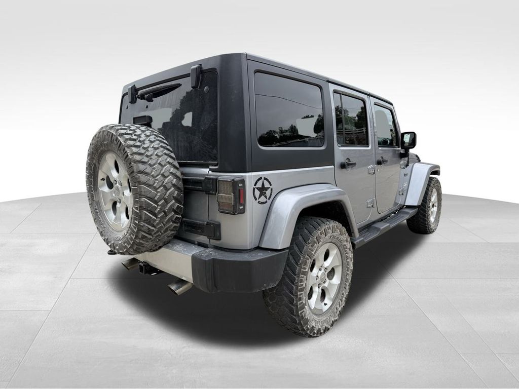 2015 Jeep Wrangler Unlimited Sahara photo 4