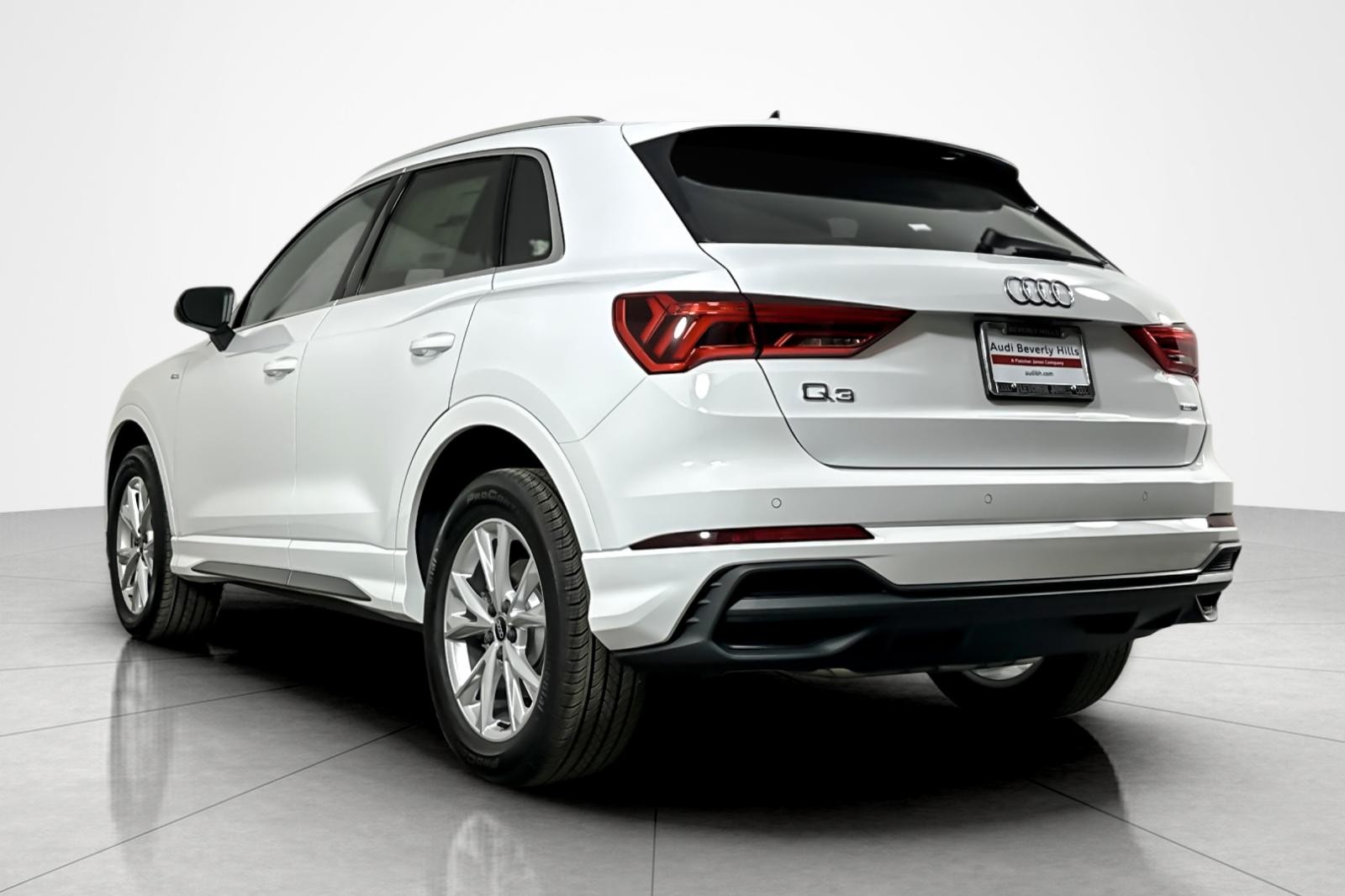 2025 Audi Q3 S line Premium 45 TFSI photo 2