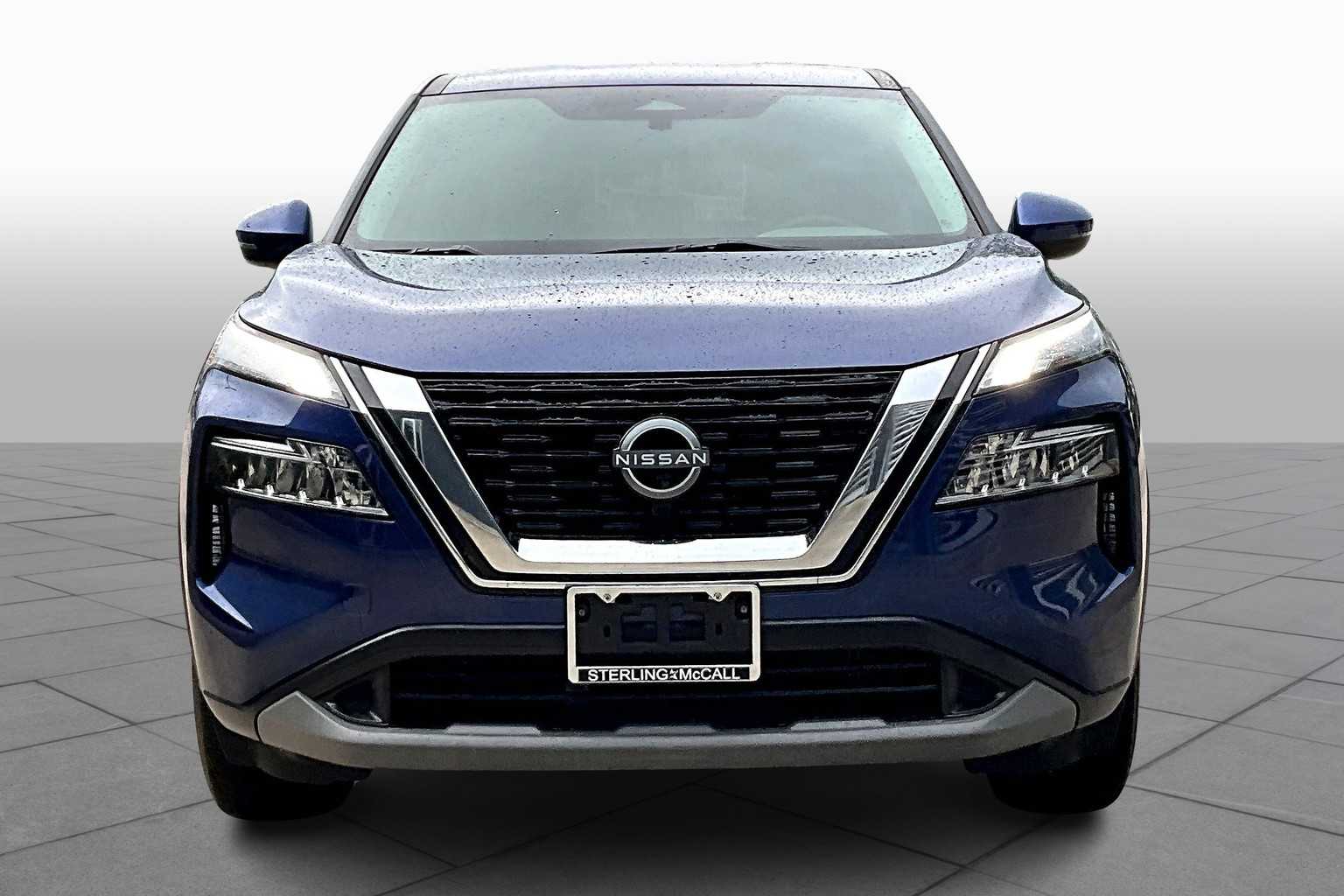2023 Nissan Rogue SV photo 2