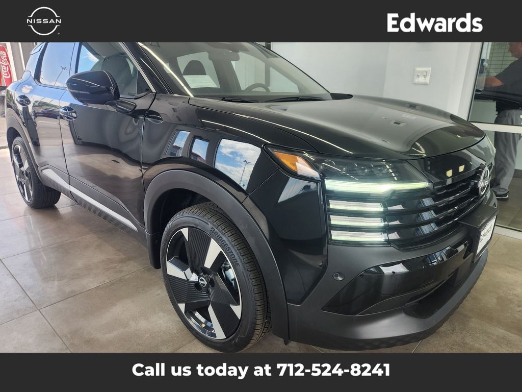 2025 Nissan Kicks SR photo 2