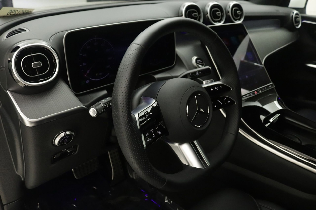 2026 Mercedes Benz GLC 300 photo 2