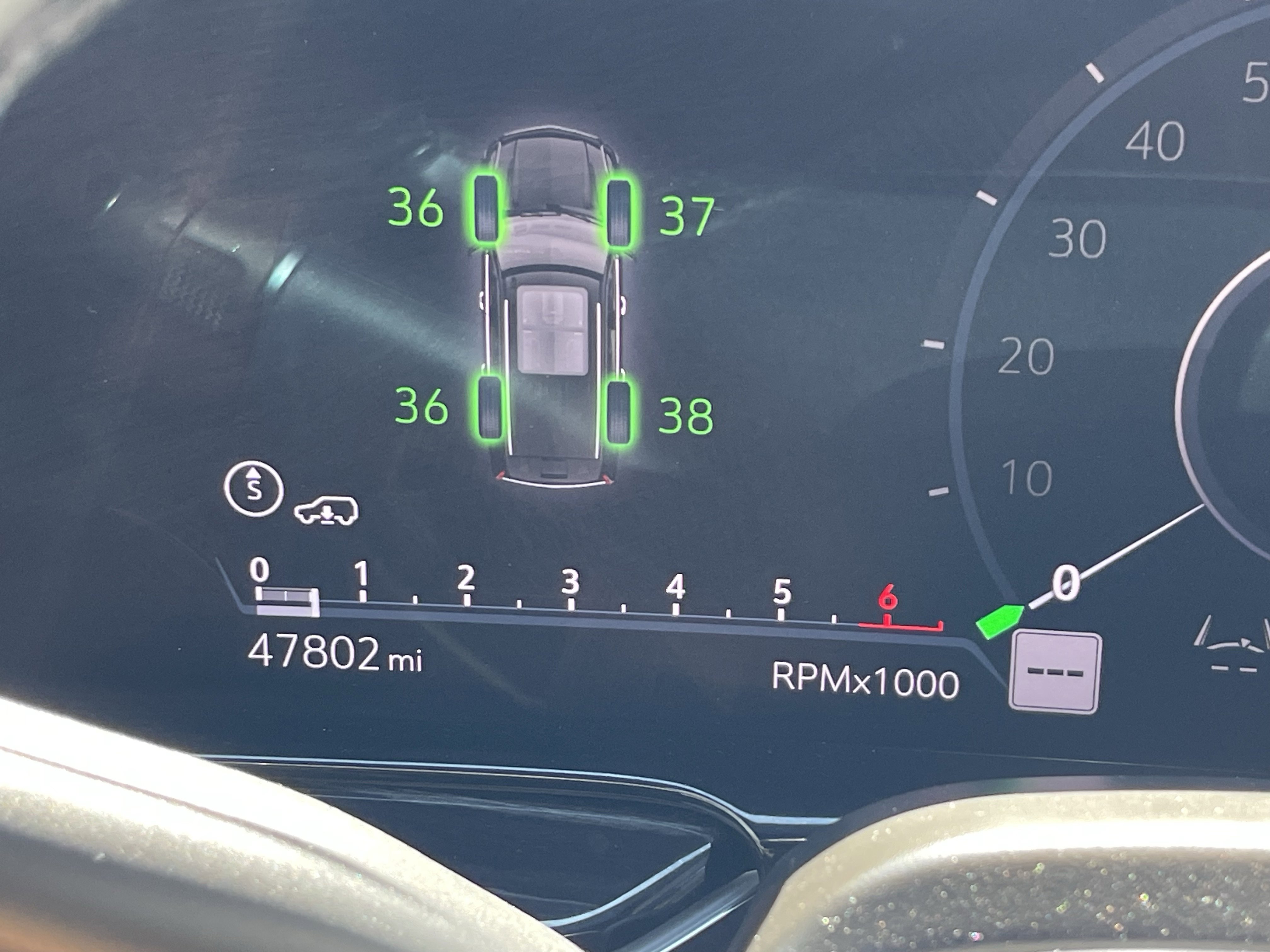 2021 Cadillac Escalade ESV Sport photo 4