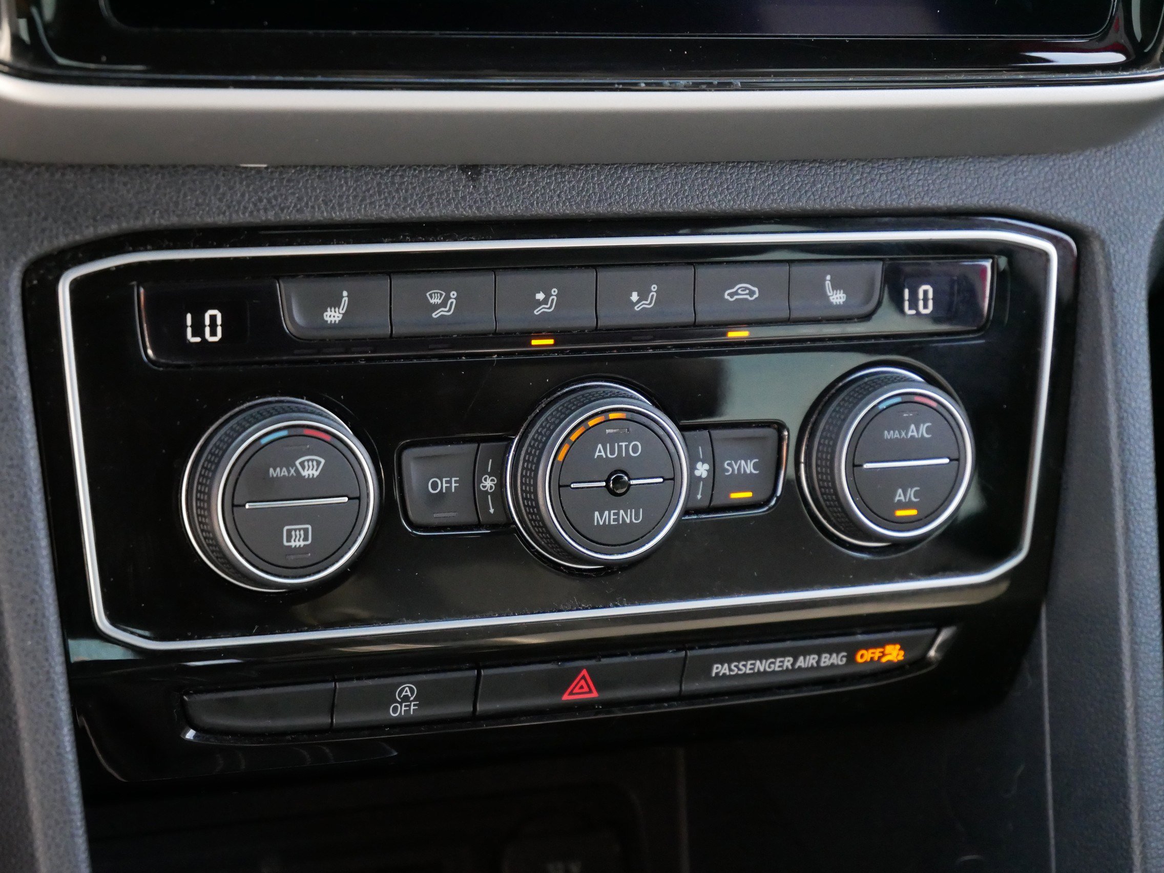 2022 Volkswagen Atlas Cross Sport SE Technology photo 20