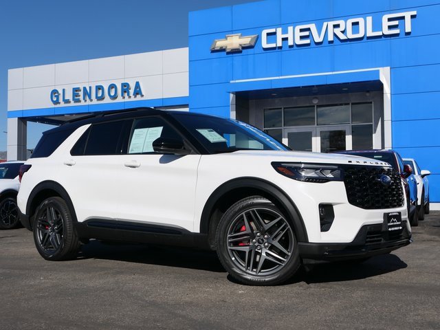 2025 Ford Explorer ST's photo