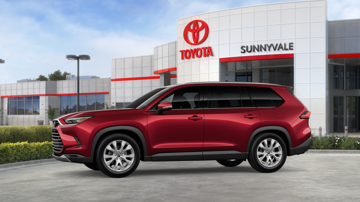 2026 Toyota Highlander Hybrid Limited photo 2