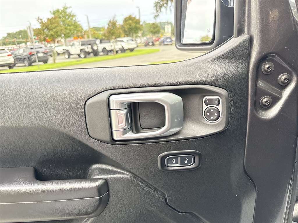 2021 Jeep Gladiator Rubicon photo 11