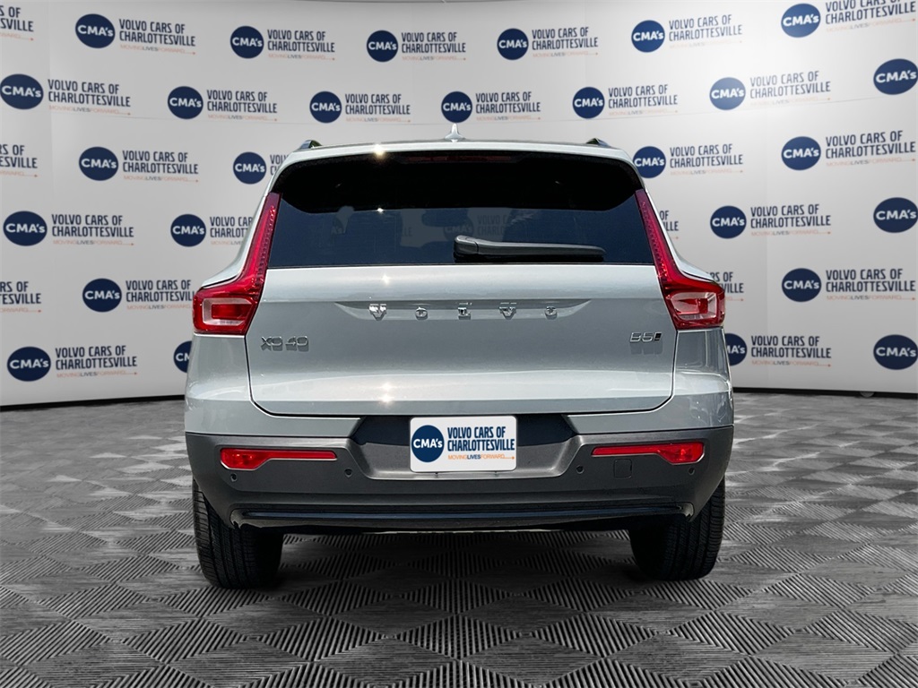 2026 Volvo XC40 AWD Plus photo 4