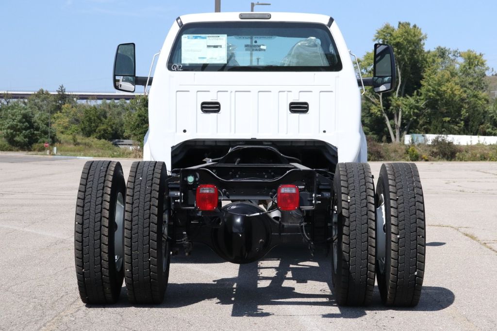 2025 Ford F-750 SuperCab photo 5