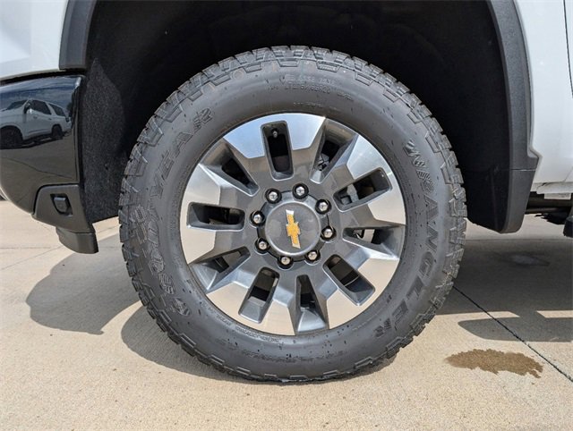 2024 Chevrolet Silverado 2500HD Custom photo 7