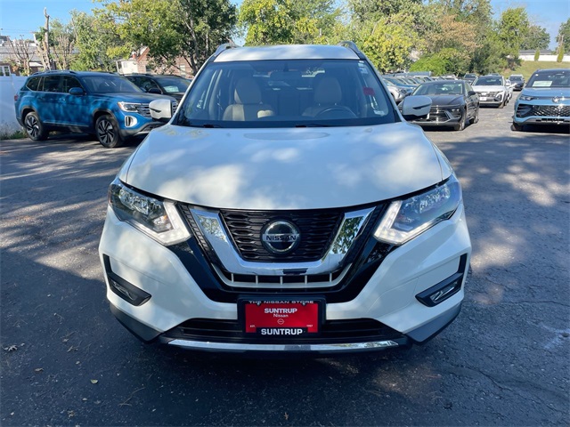 2018 Nissan Rogue SV photo 16