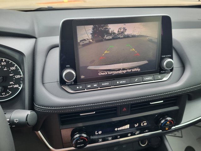 2025 Nissan Rogue SV photo 18