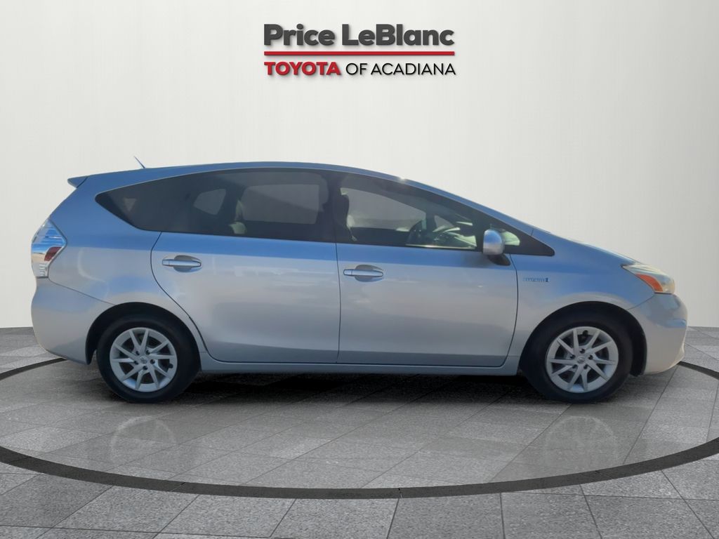 2013 Toyota Prius V Two photo 8