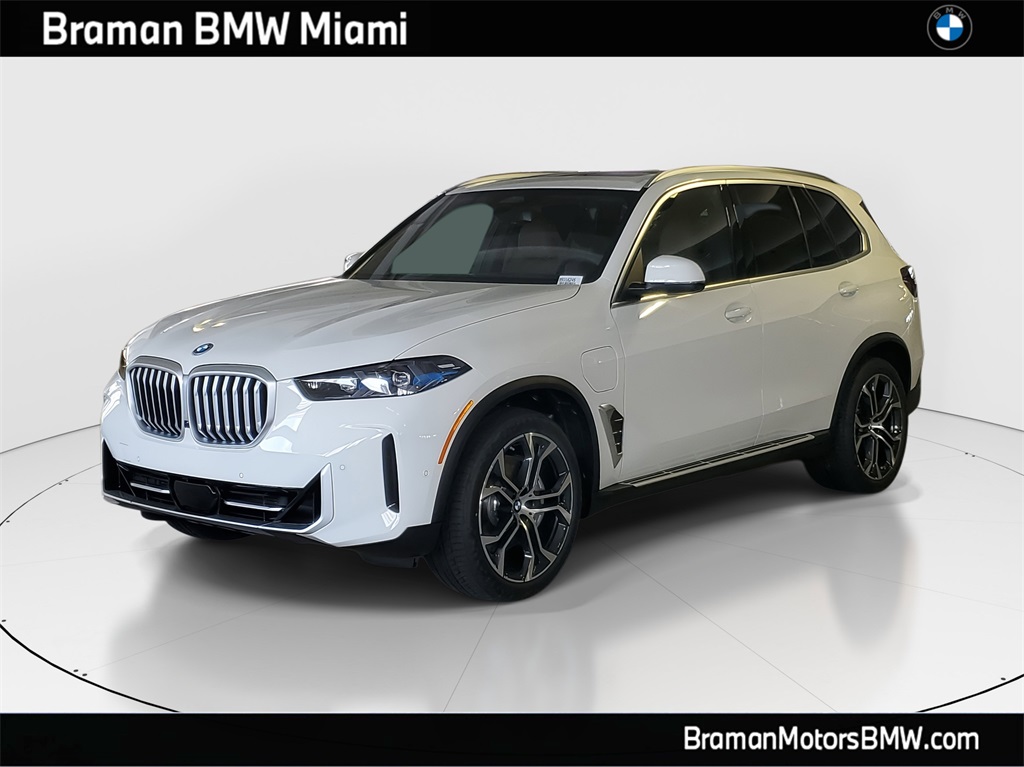 2026 BMW X5 50e's photo
