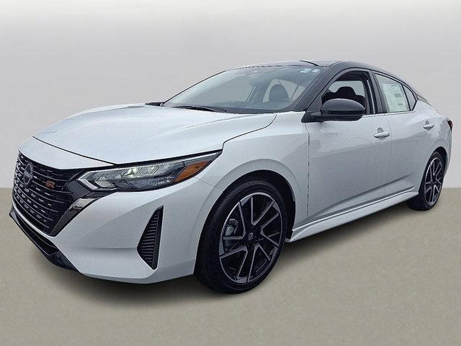 2025 Nissan Sentra SR photo 2