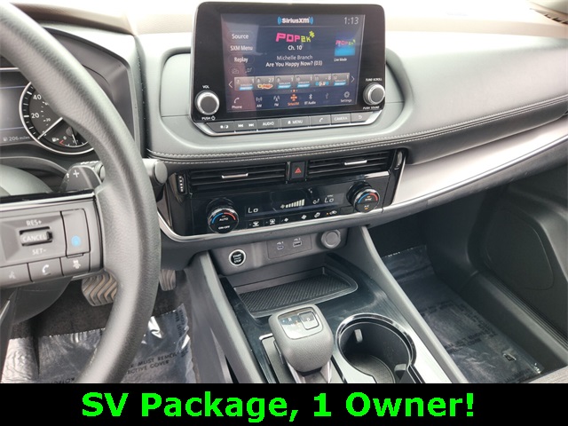 2022 Nissan Rogue SV photo 12