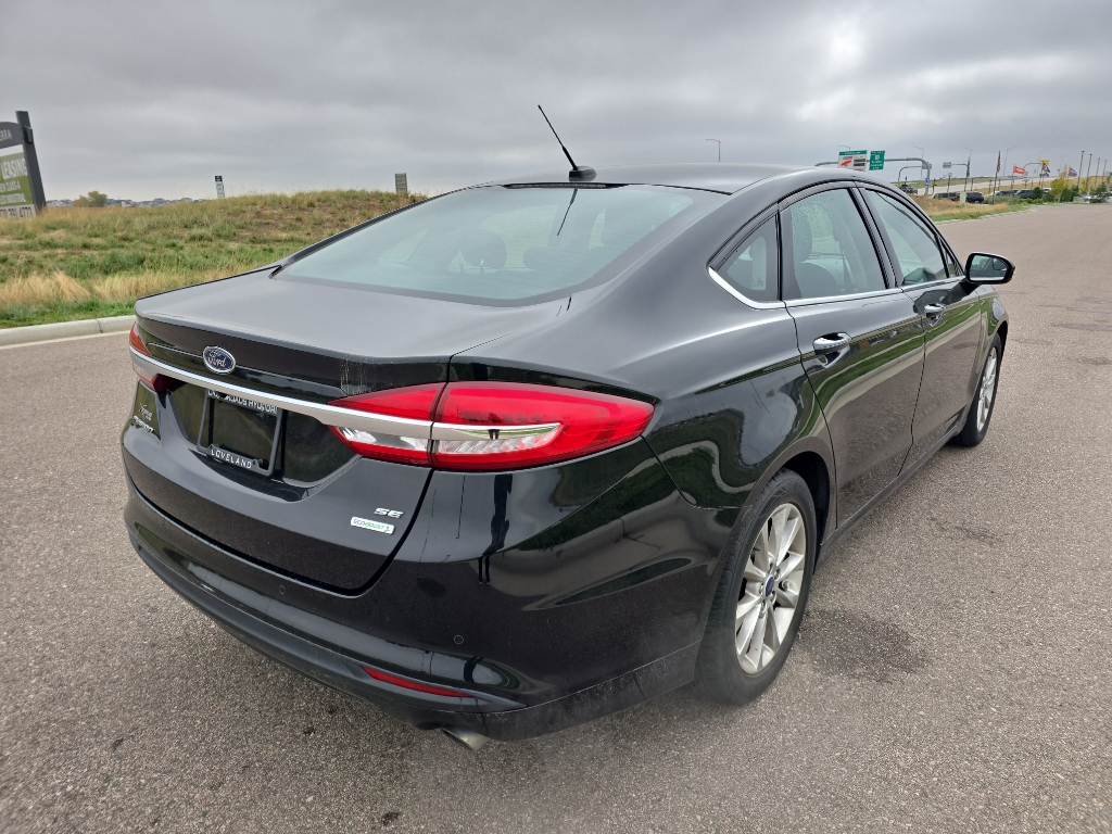 2017 Ford Fusion SE photo 4