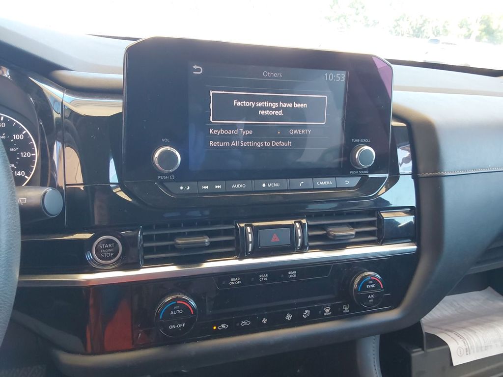 2022 Nissan Pathfinder S photo 6