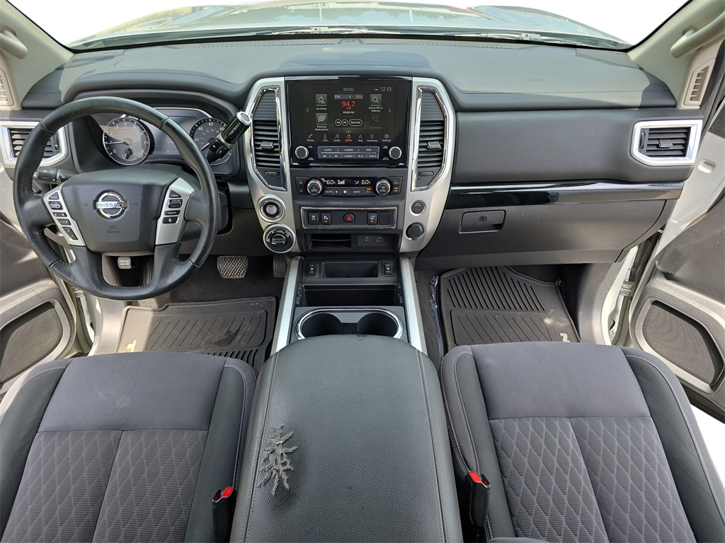 2021 Nissan Titan SV photo 9