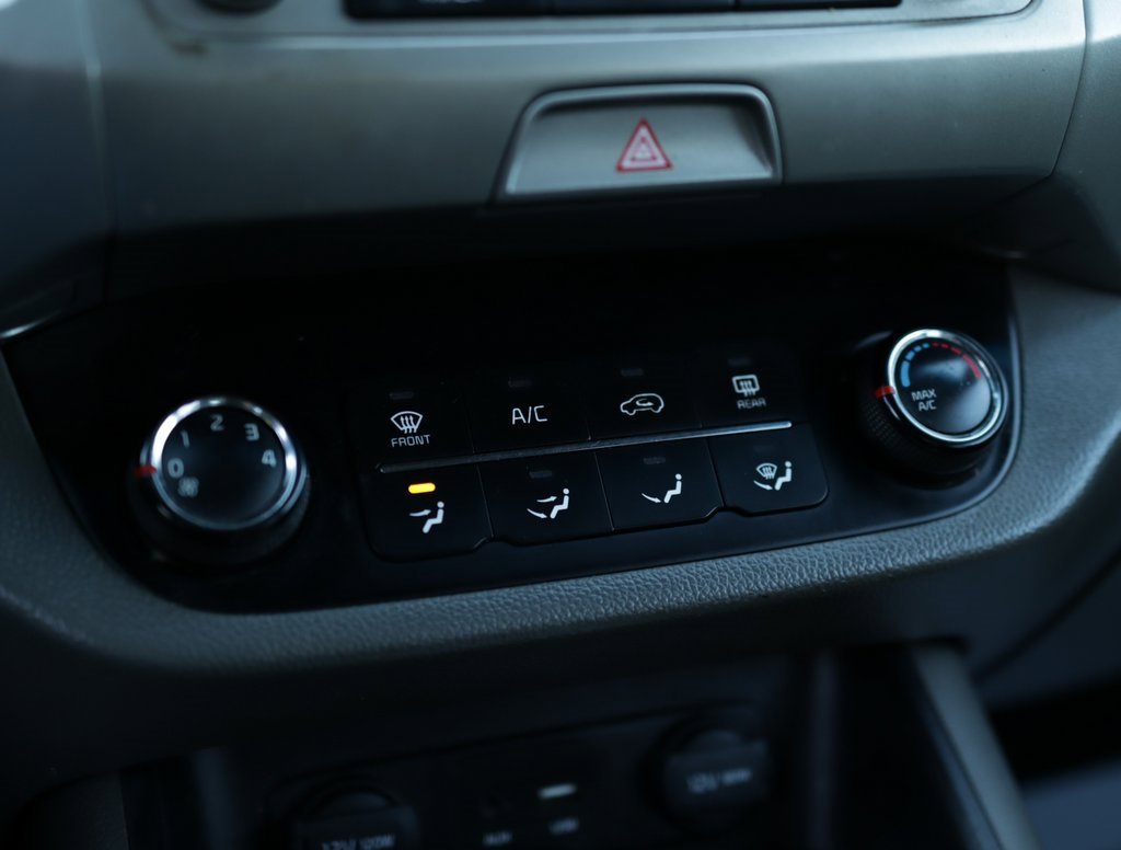 2016 Kia Sportage LX photo 14