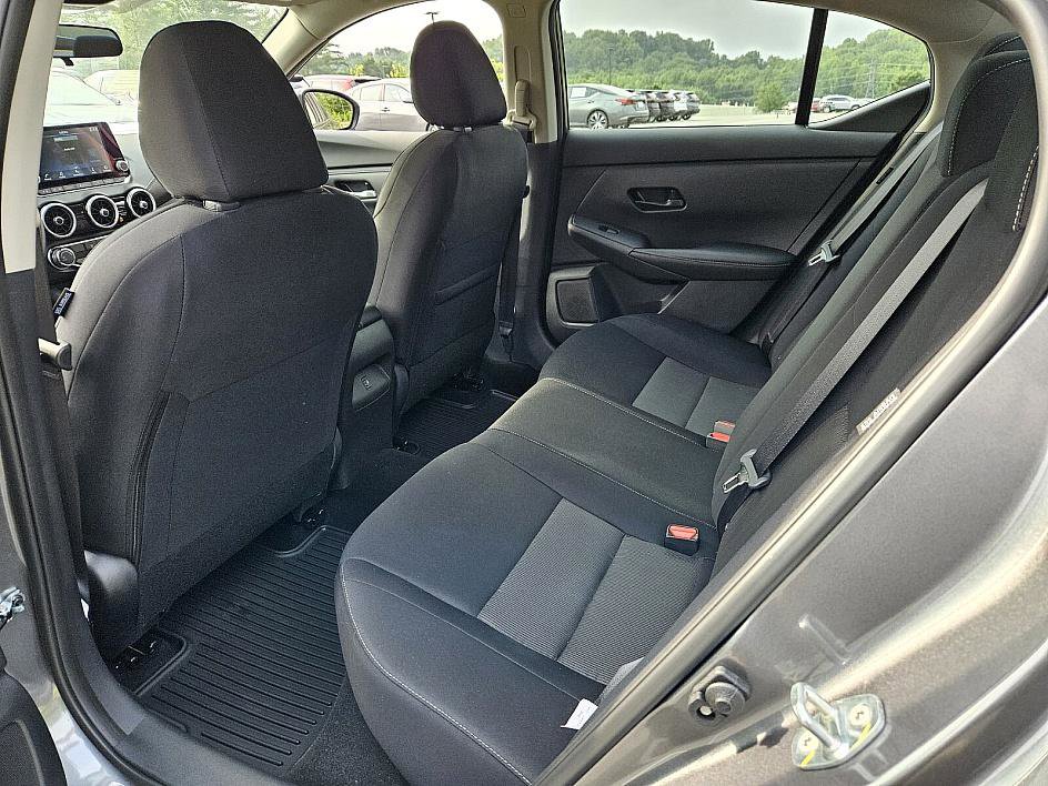 2025 Nissan Sentra SV photo 8