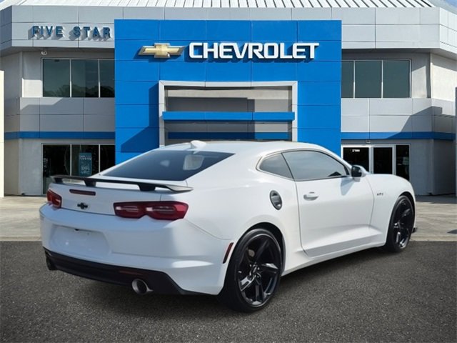 2021 Chevrolet Camaro LT1 photo 2