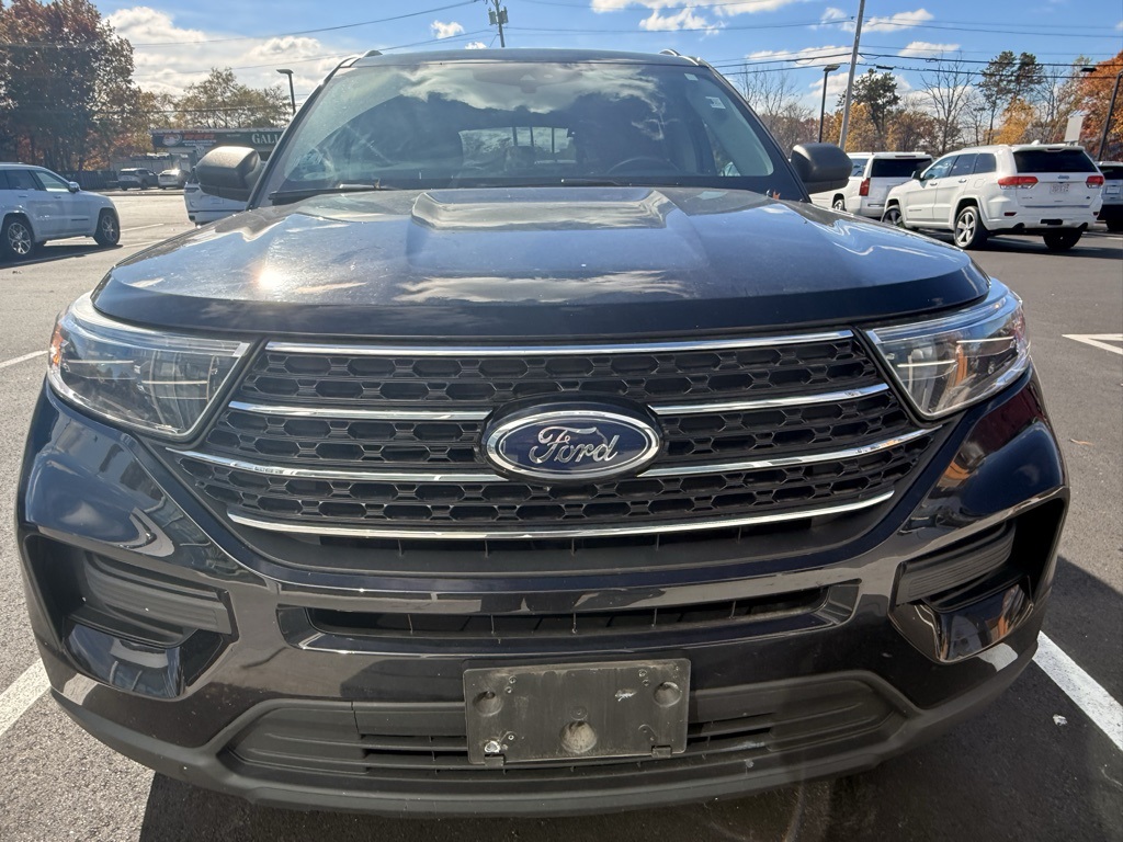2021 Ford Explorer XLT photo 2