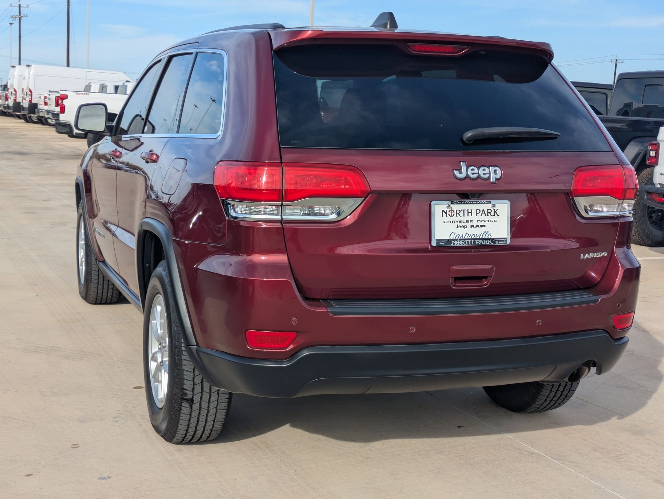 2018 Jeep Grand Cherokee Laredo photo 3