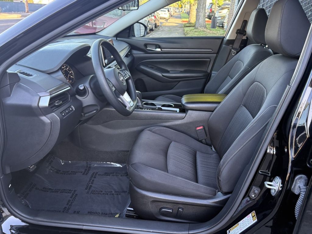 2024 Nissan Altima 2.5 SV photo 15