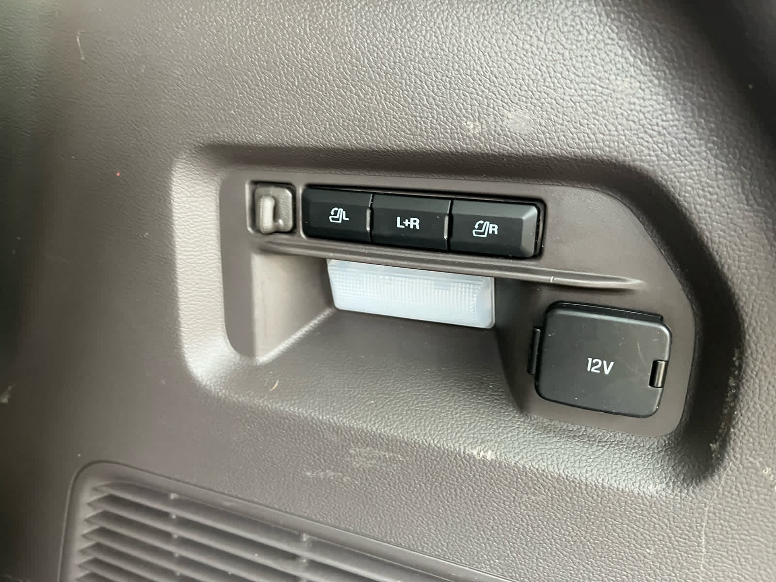 2020 Ford Explorer Platinum photo 10