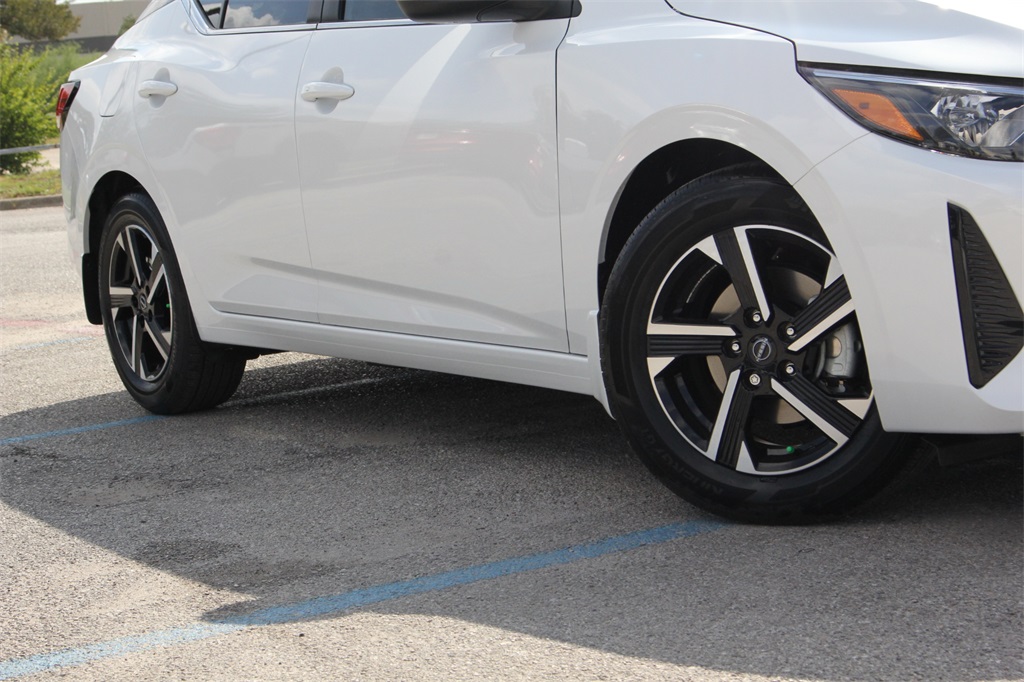 2025 Nissan Sentra SV photo 2