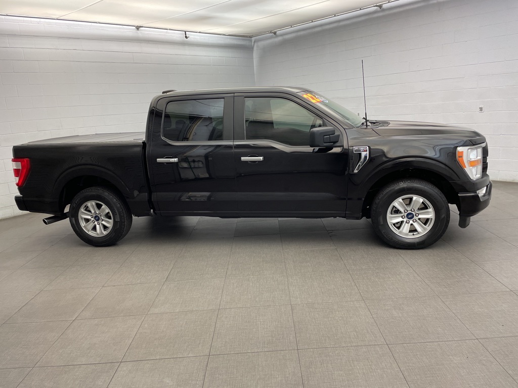 2022 Ford F-150 XL photo 2