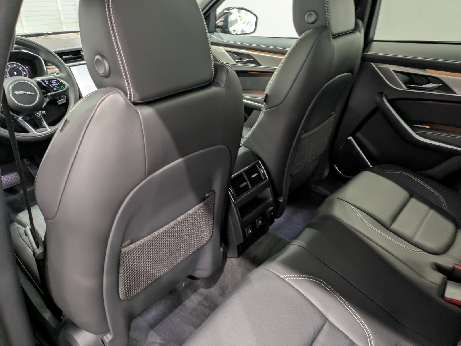 2026 Jaguar F-PACE P250 R-Dynamic S photo 12