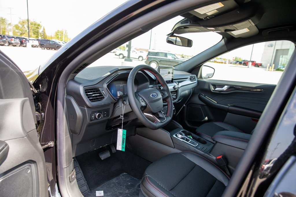 2025 Ford Escape ST-Line photo 15