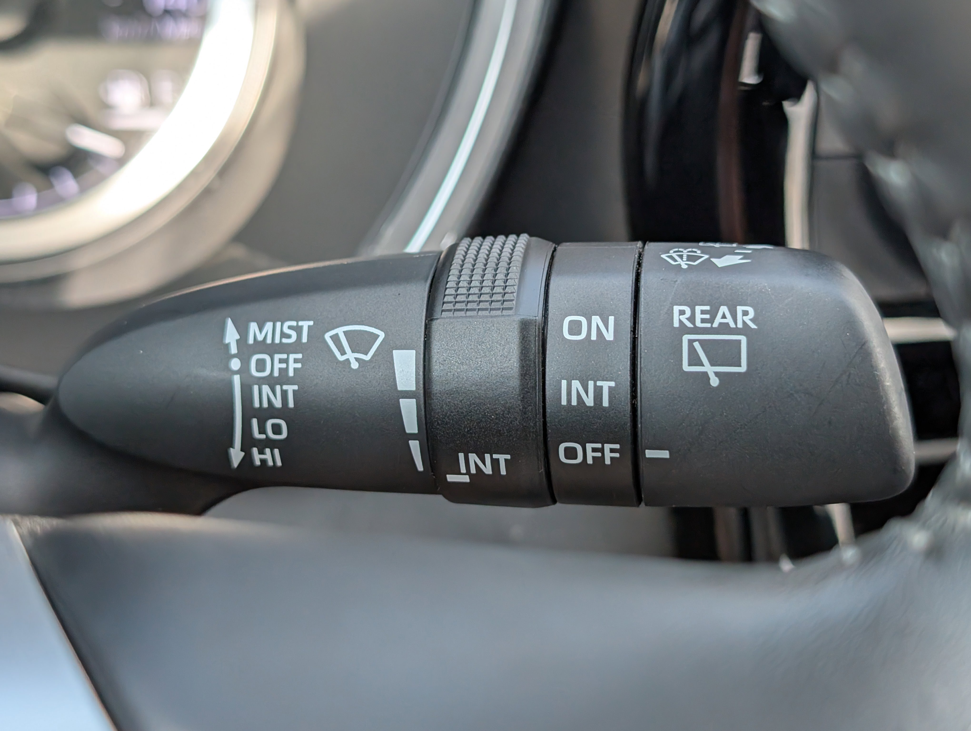 2024 Toyota Highlander XSE photo 2