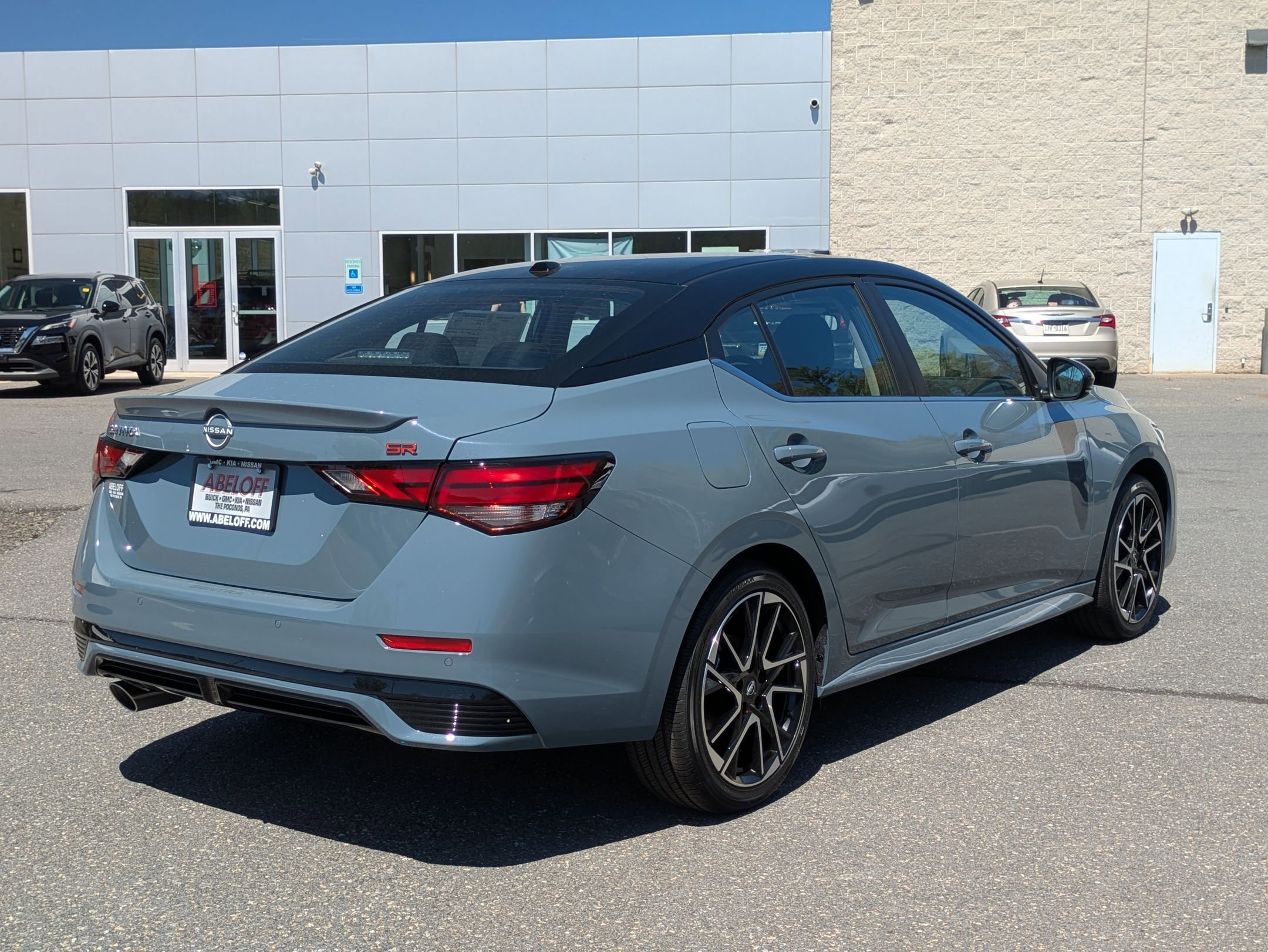 2025 Nissan Sentra SR photo 4