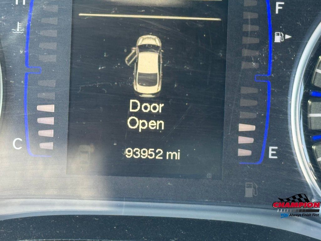 2015 Chrysler 200 S photo 11