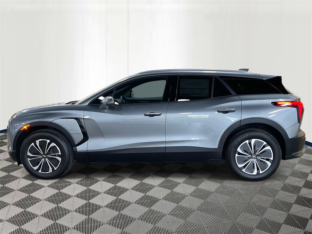 2026 Chevrolet Blazer EV photo 2