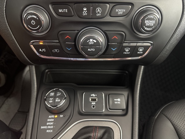 2021 Jeep Cherokee Trailhawk photo 16
