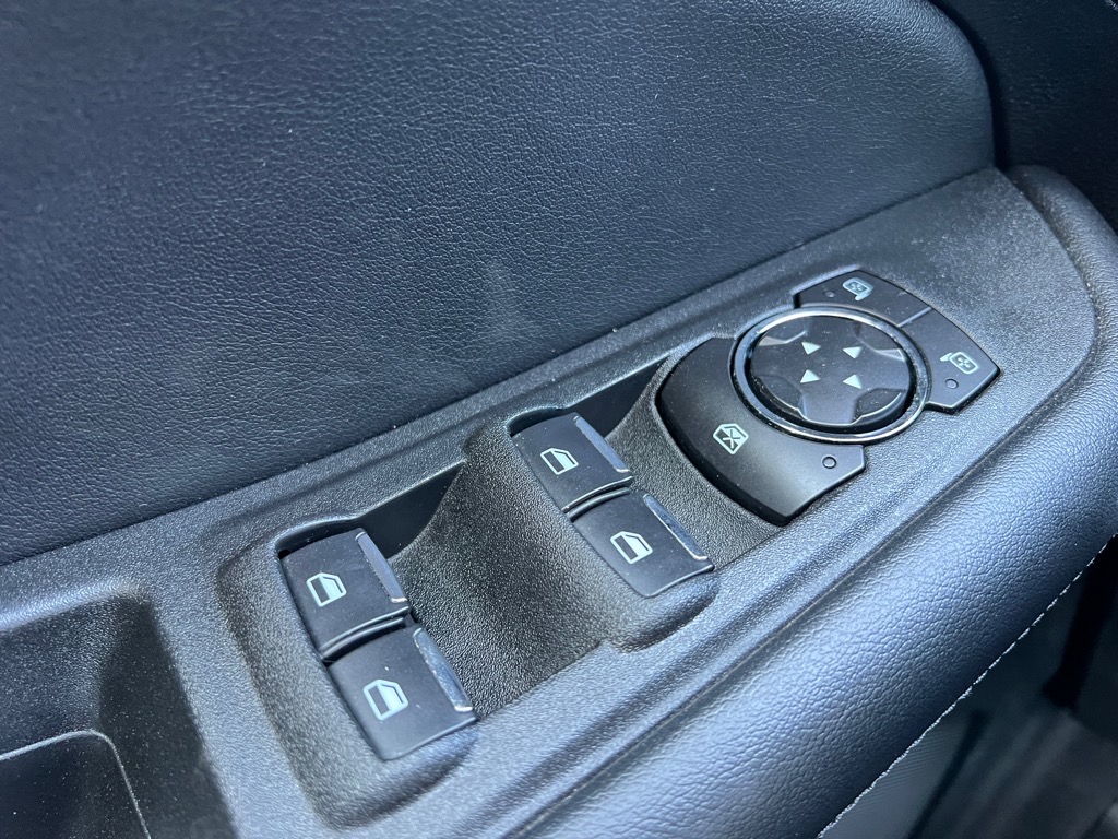 2022 Ford Edge SEL photo 18