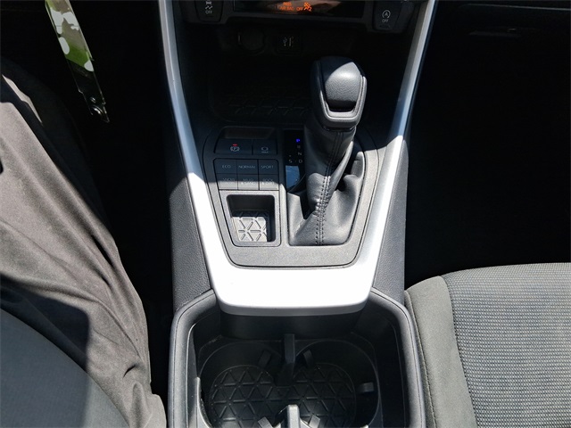 2023 Toyota RAV4 LE photo 19