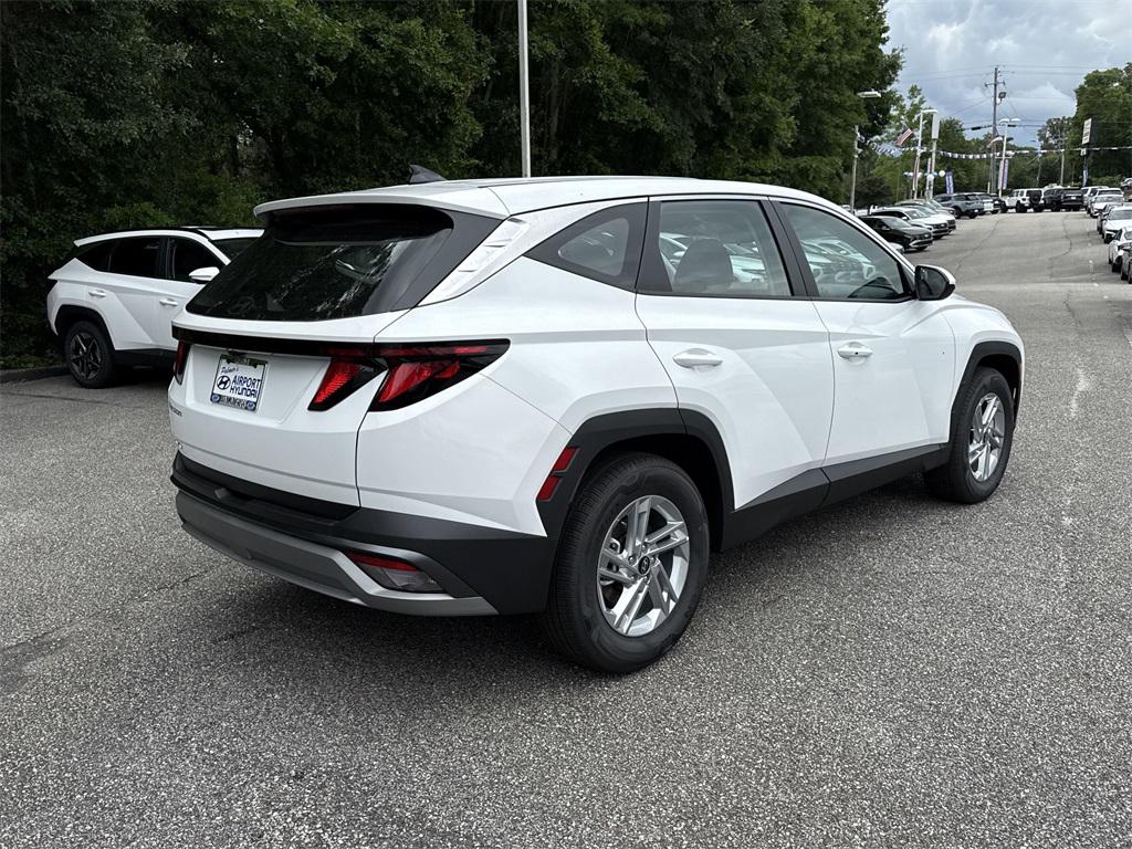 2025 Hyundai Tucson SE photo 3