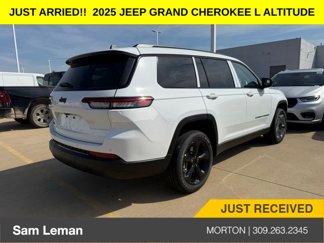 2025 Jeep Grand Cherokee Altitude X photo 4