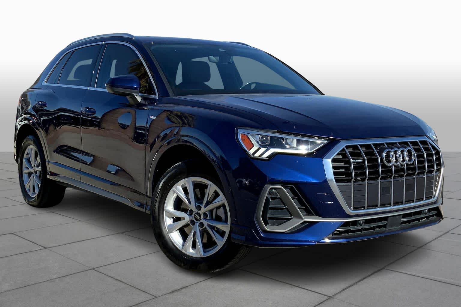 2022 Audi Q3 S line Premium Plus photo 2